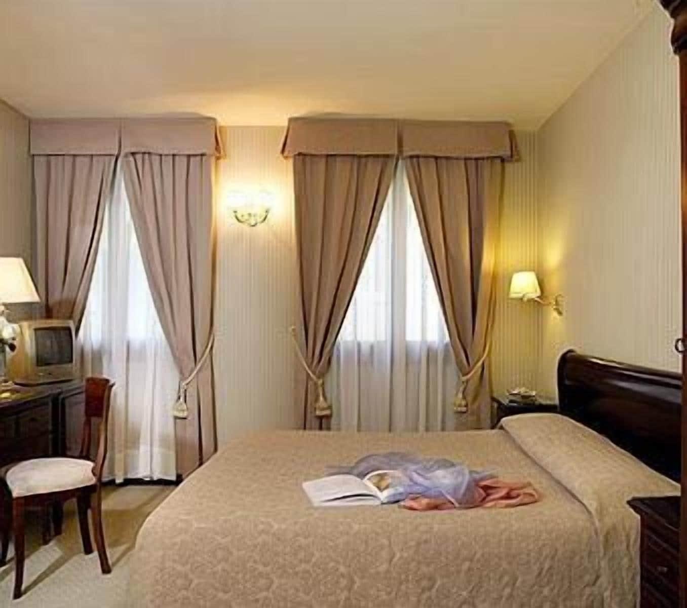 Residenza Goldoni Bed and Breakfast Venecia Exterior foto