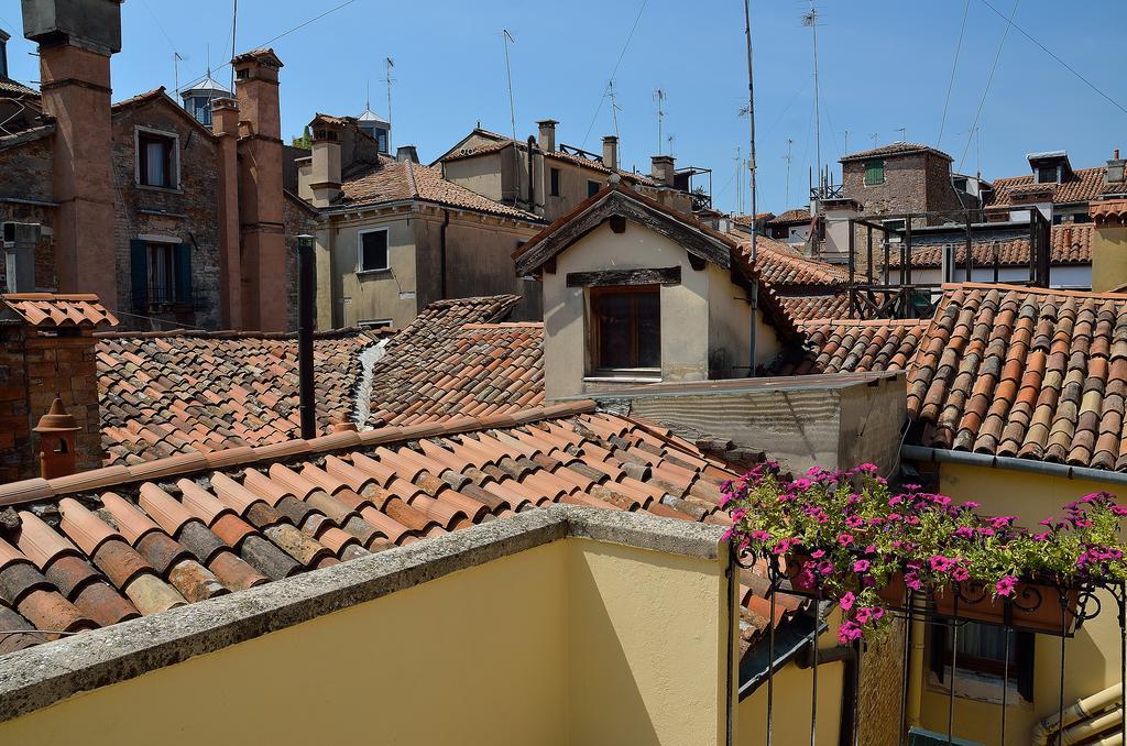 Residenza Goldoni Bed and Breakfast Venecia Exterior foto