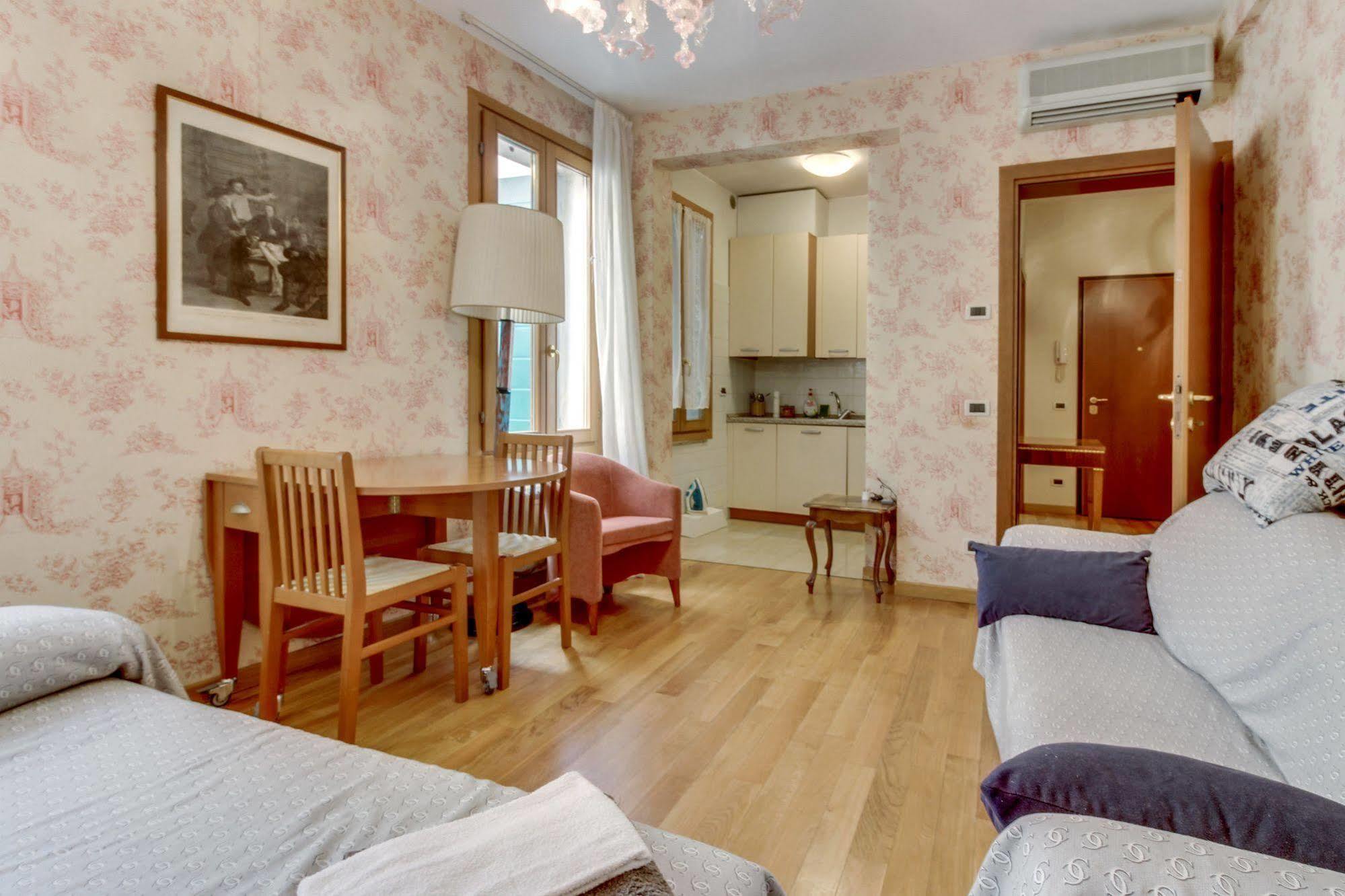 Residenza Goldoni Bed and Breakfast Venecia Exterior foto