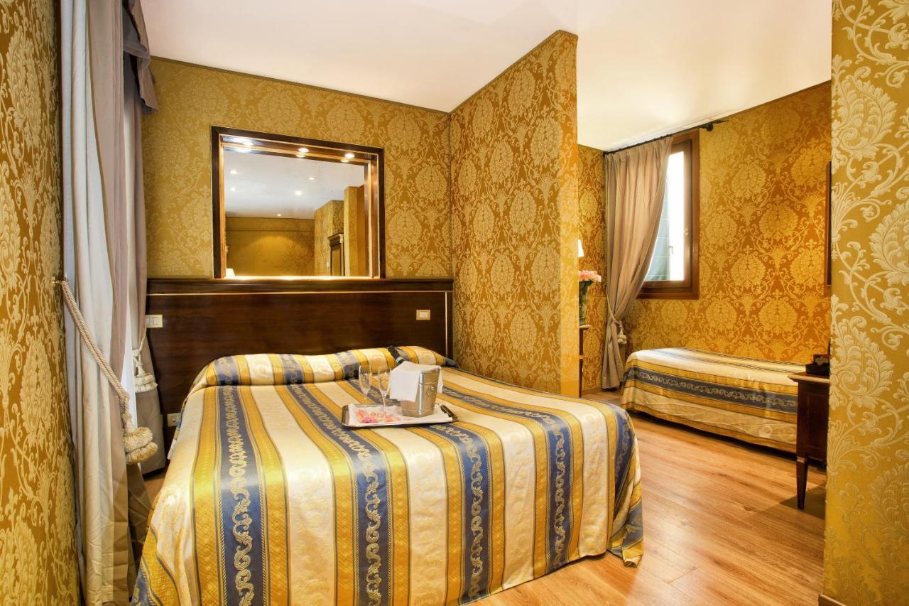 Residenza Goldoni Bed and Breakfast Venecia Habitación foto